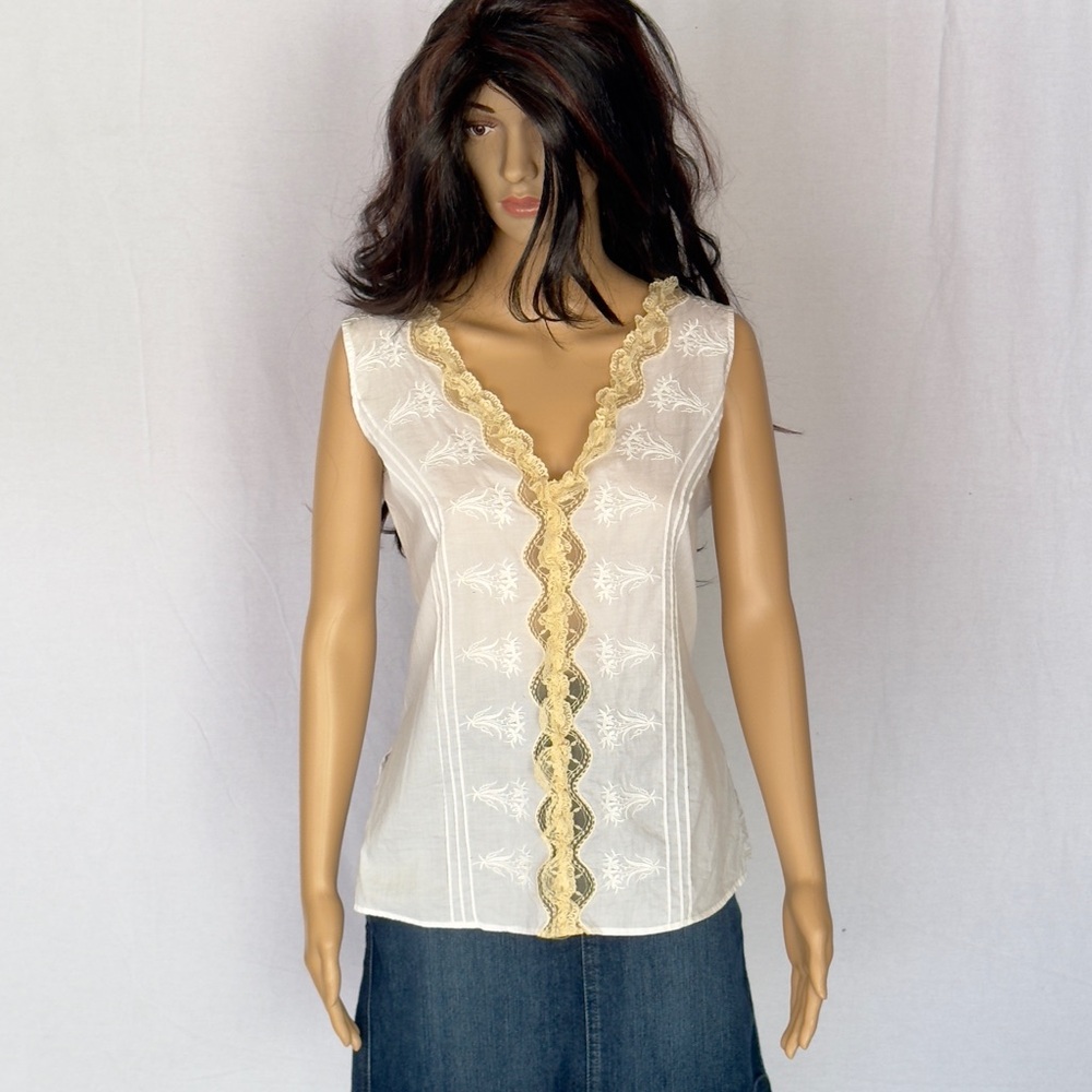 Furture Paradise White Lace Top